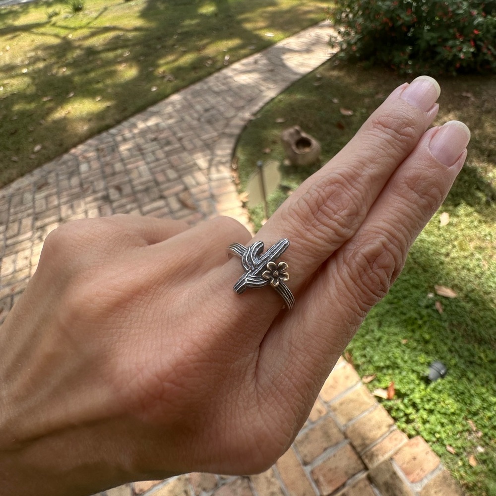 *RETIRED* James Avery Cactus Bloom Ring Sz 7